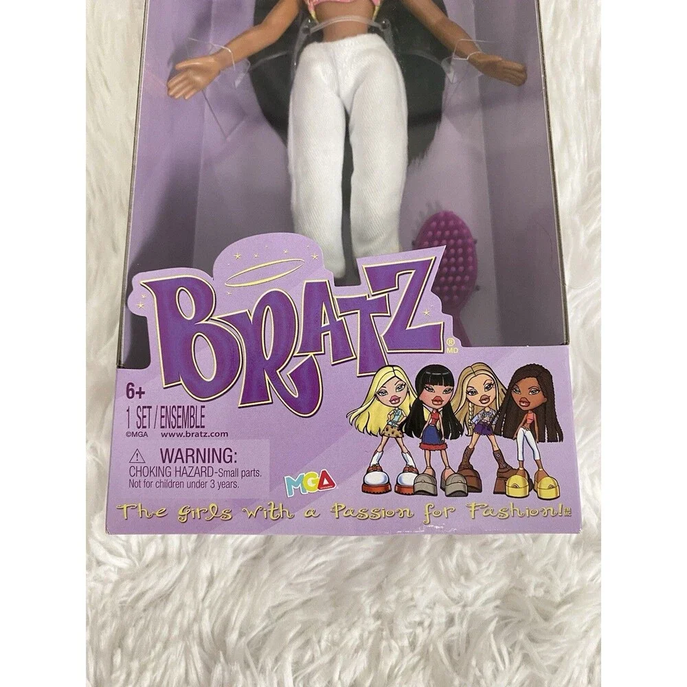 Sasha BRATZ 1 Set Ensemble Doll Figure 4 Accessories Fashion Beauty